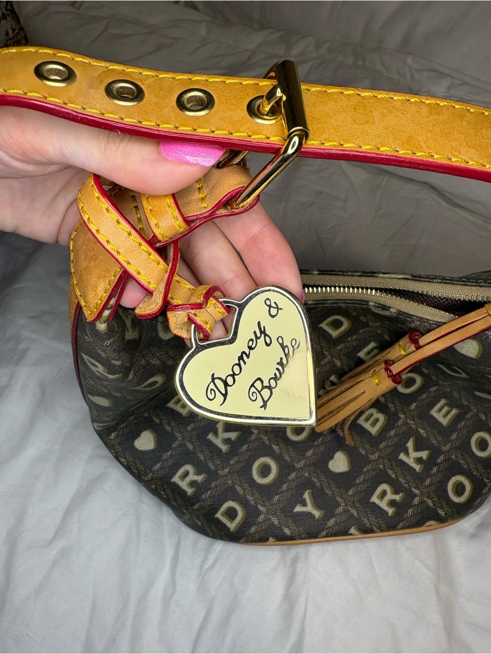 Dooney & Bourke Signature Bucket Shoulder Bag Coated Canvas. With Heart Charm - Picture 6 of 12